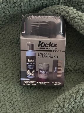 Kicks & Co. Sneaker Cleaning Kit - Black & Gray